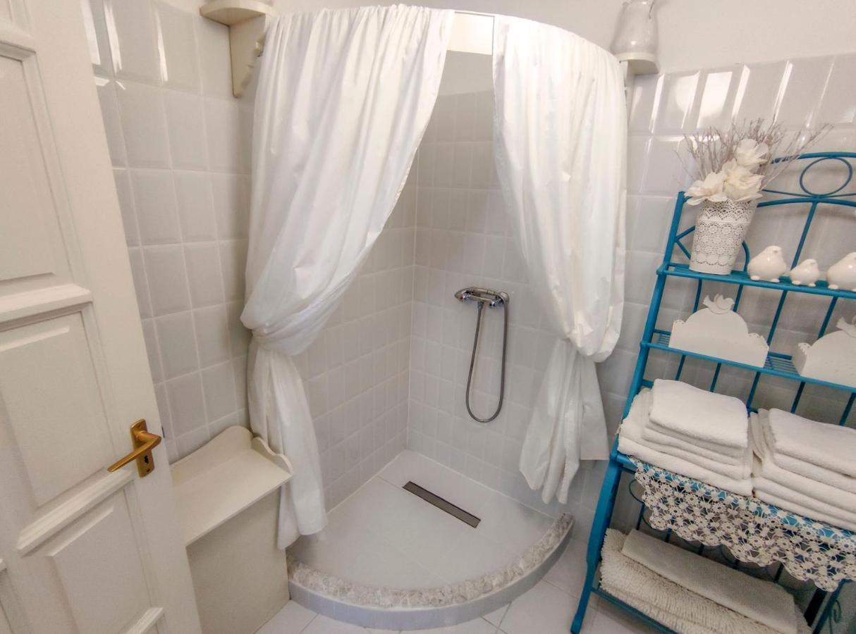 Feher Tulipan Apartman Hotel Debrecen Bagian luar foto