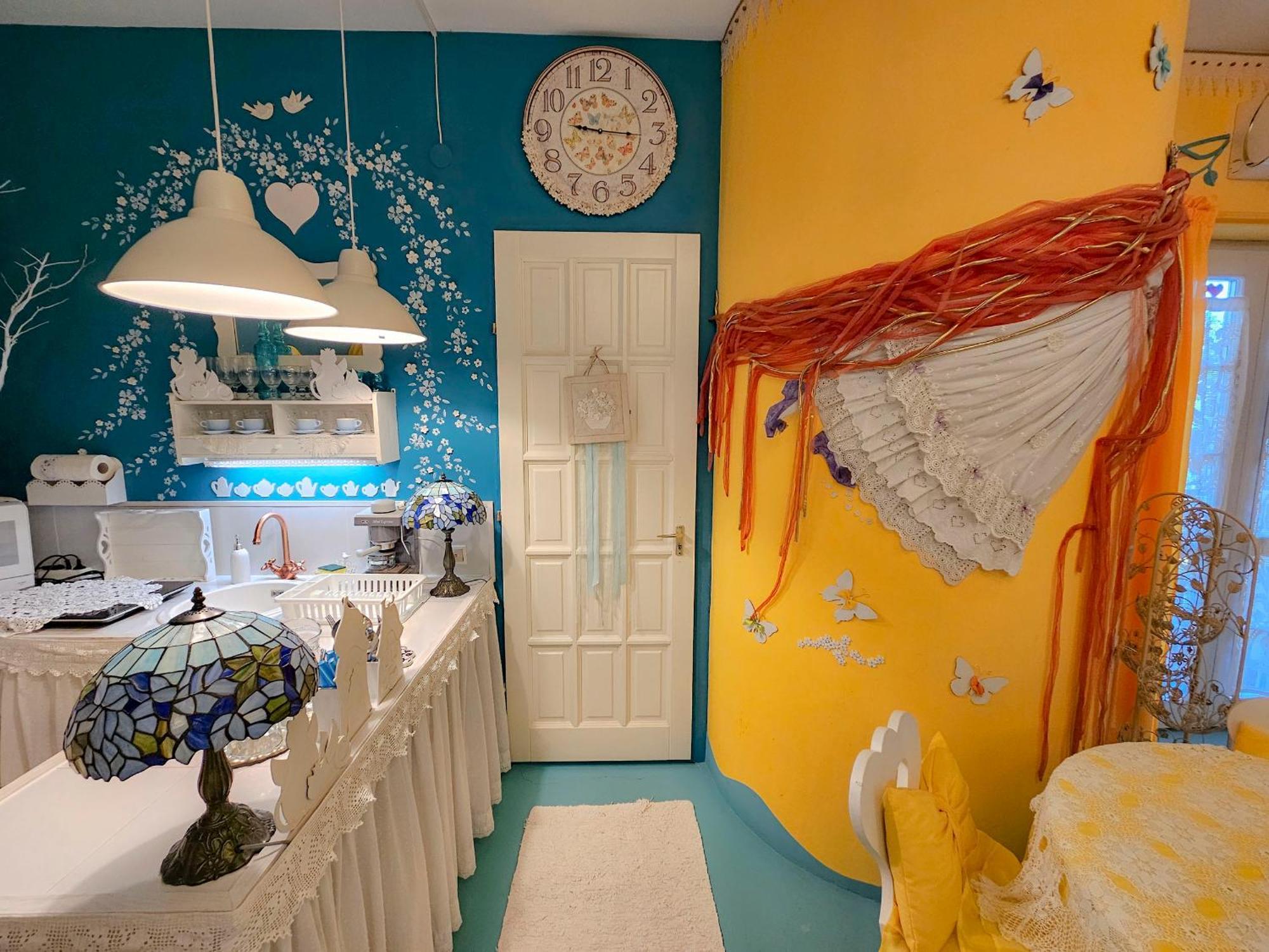 Feher Tulipan Apartman Hotel Debrecen Bagian luar foto