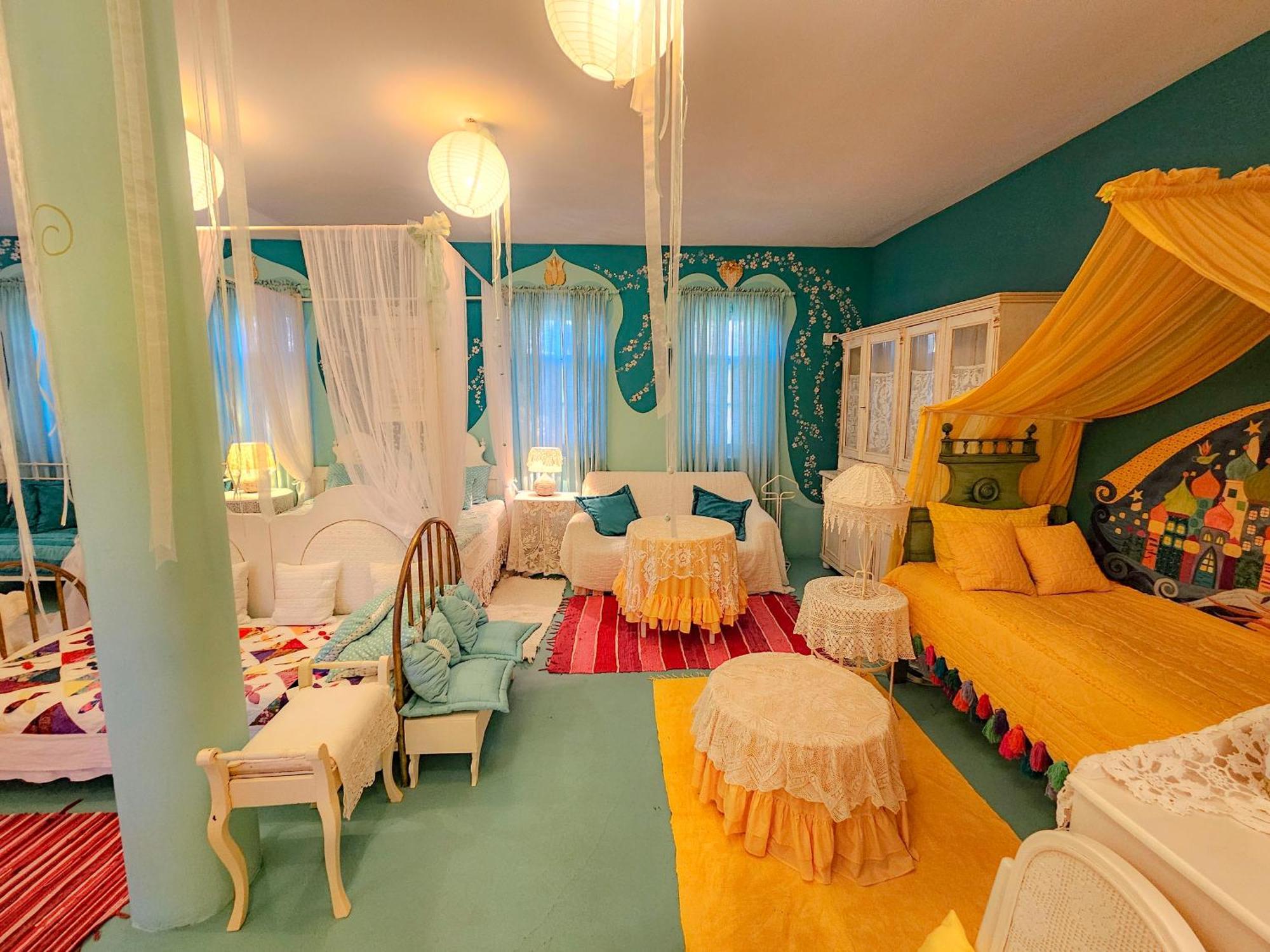 Feher Tulipan Apartman Hotel Debrecen Bagian luar foto